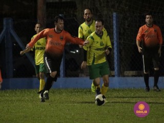 
<a style='margin-left: 5px;' class='btn btn-xs btn-social btn-facebook' href='https://www.facebook.com/sharer/sharer.php?u=https://www.boladovale.com.br/imgs/800-800-90/conteudo/fotos/1189/mg6829.jpg' rel='popup' data-width='500' data-height='400'><i class='fa fa-facebook'></i>Compartilhar <span class='hidden-xs'>no Facebook</span>
</a> 
<a class='btn btn-default btn-xs' target='_blank' href='imgs/800-800-90/conteudo/fotos/1189/mg6829.jpg'>
<span class='glyphicon glyphicon-cloud-download'></span> Salvar
</a> 
<span></span>