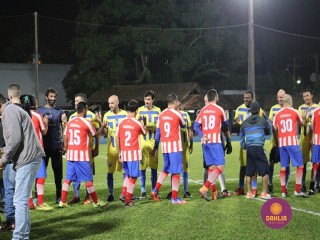 
<a style='margin-left: 5px;' class='btn btn-xs btn-social btn-facebook' href='https://www.facebook.com/sharer/sharer.php?u=https://www.boladovale.com.br/imgs/800-800-90/conteudo/fotos/1190/img6918.jpg' rel='popup' data-width='500' data-height='400'><i class='fa fa-facebook'></i>Compartilhar <span class='hidden-xs'>no Facebook</span>
</a> 
<a class='btn btn-default btn-xs' target='_blank' href='imgs/800-800-90/conteudo/fotos/1190/img6918.jpg'>
<span class='glyphicon glyphicon-cloud-download'></span> Salvar
</a> 
<span></span>