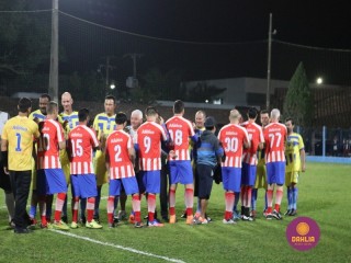 
<a style='margin-left: 5px;' class='btn btn-xs btn-social btn-facebook' href='https://www.facebook.com/sharer/sharer.php?u=https://www.boladovale.com.br/imgs/800-800-90/conteudo/fotos/1190/img6921.jpg' rel='popup' data-width='500' data-height='400'><i class='fa fa-facebook'></i>Compartilhar <span class='hidden-xs'>no Facebook</span>
</a> 
<a class='btn btn-default btn-xs' target='_blank' href='imgs/800-800-90/conteudo/fotos/1190/img6921.jpg'>
<span class='glyphicon glyphicon-cloud-download'></span> Salvar
</a> 
<span></span>