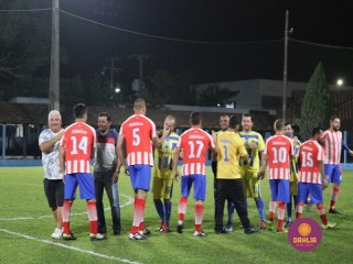 
<a style='margin-left: 5px;' class='btn btn-xs btn-social btn-facebook' href='https://www.facebook.com/sharer/sharer.php?u=https://www.boladovale.com.br/imgs/800-800-90/conteudo/fotos/1190/img6928.jpg' rel='popup' data-width='500' data-height='400'><i class='fa fa-facebook'></i>Compartilhar <span class='hidden-xs'>no Facebook</span>
</a> 
<a class='btn btn-default btn-xs' target='_blank' href='imgs/800-800-90/conteudo/fotos/1190/img6928.jpg'>
<span class='glyphicon glyphicon-cloud-download'></span> Salvar
</a> 
<span></span>