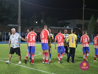 
<a style='margin-left: 5px;' class='btn btn-xs btn-social btn-facebook' href='https://www.facebook.com/sharer/sharer.php?u=https://www.boladovale.com.br/imgs/800-800-90/conteudo/fotos/1190/img6929.jpg' rel='popup' data-width='500' data-height='400'><i class='fa fa-facebook'></i>Compartilhar <span class='hidden-xs'>no Facebook</span>
</a> 
<a class='btn btn-default btn-xs' target='_blank' href='imgs/800-800-90/conteudo/fotos/1190/img6929.jpg'>
<span class='glyphicon glyphicon-cloud-download'></span> Salvar
</a> 
<span></span>