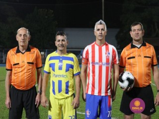 
<a style='margin-left: 5px;' class='btn btn-xs btn-social btn-facebook' href='https://www.facebook.com/sharer/sharer.php?u=https://www.boladovale.com.br/imgs/800-800-90/conteudo/fotos/1190/img6931.jpg' rel='popup' data-width='500' data-height='400'><i class='fa fa-facebook'></i>Compartilhar <span class='hidden-xs'>no Facebook</span>
</a> 
<a class='btn btn-default btn-xs' target='_blank' href='imgs/800-800-90/conteudo/fotos/1190/img6931.jpg'>
<span class='glyphicon glyphicon-cloud-download'></span> Salvar
</a> 
<span></span>