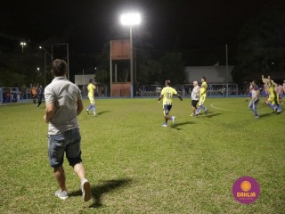
<a style='margin-left: 5px;' class='btn btn-xs btn-social btn-facebook' href='https://www.facebook.com/sharer/sharer.php?u=https://www.boladovale.com.br/imgs/800-800-90/conteudo/fotos/1190/mg7055.jpg' rel='popup' data-width='500' data-height='400'><i class='fa fa-facebook'></i>Compartilhar <span class='hidden-xs'>no Facebook</span>
</a> 
<a class='btn btn-default btn-xs' target='_blank' href='imgs/800-800-90/conteudo/fotos/1190/mg7055.jpg'>
<span class='glyphicon glyphicon-cloud-download'></span> Salvar
</a> 
<span></span>