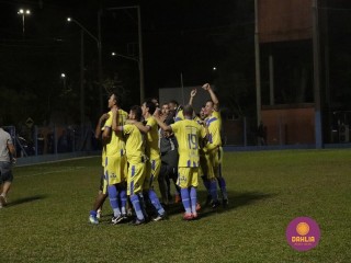 
<a style='margin-left: 5px;' class='btn btn-xs btn-social btn-facebook' href='https://www.facebook.com/sharer/sharer.php?u=https://www.boladovale.com.br/imgs/800-800-90/conteudo/fotos/1190/mg7071.jpg' rel='popup' data-width='500' data-height='400'><i class='fa fa-facebook'></i>Compartilhar <span class='hidden-xs'>no Facebook</span>
</a> 
<a class='btn btn-default btn-xs' target='_blank' href='imgs/800-800-90/conteudo/fotos/1190/mg7071.jpg'>
<span class='glyphicon glyphicon-cloud-download'></span> Salvar
</a> 
<span></span>