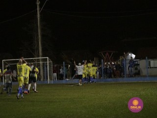 
<a style='margin-left: 5px;' class='btn btn-xs btn-social btn-facebook' href='https://www.facebook.com/sharer/sharer.php?u=https://www.boladovale.com.br/imgs/800-800-90/conteudo/fotos/1190/mg7079.jpg' rel='popup' data-width='500' data-height='400'><i class='fa fa-facebook'></i>Compartilhar <span class='hidden-xs'>no Facebook</span>
</a> 
<a class='btn btn-default btn-xs' target='_blank' href='imgs/800-800-90/conteudo/fotos/1190/mg7079.jpg'>
<span class='glyphicon glyphicon-cloud-download'></span> Salvar
</a> 
<span></span>