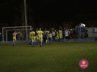 
<a style='margin-left: 5px;' class='btn btn-xs btn-social btn-facebook' href='https://www.facebook.com/sharer/sharer.php?u=https://www.boladovale.com.br/imgs/800-800-90/conteudo/fotos/1190/mg7084.jpg' rel='popup' data-width='500' data-height='400'><i class='fa fa-facebook'></i>Compartilhar <span class='hidden-xs'>no Facebook</span>
</a> 
<a class='btn btn-default btn-xs' target='_blank' href='imgs/800-800-90/conteudo/fotos/1190/mg7084.jpg'>
<span class='glyphicon glyphicon-cloud-download'></span> Salvar
</a> 
<span></span>