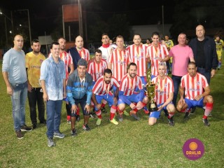 
<a style='margin-left: 5px;' class='btn btn-xs btn-social btn-facebook' href='https://www.facebook.com/sharer/sharer.php?u=https://www.boladovale.com.br/imgs/800-800-90/conteudo/fotos/1191/img7105.jpg' rel='popup' data-width='500' data-height='400'><i class='fa fa-facebook'></i>Compartilhar <span class='hidden-xs'>no Facebook</span>
</a> 
<a class='btn btn-default btn-xs' target='_blank' href='imgs/800-800-90/conteudo/fotos/1191/img7105.jpg'>
<span class='glyphicon glyphicon-cloud-download'></span> Salvar
</a> 
<span></span>