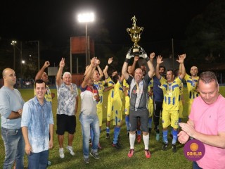 
<a style='margin-left: 5px;' class='btn btn-xs btn-social btn-facebook' href='https://www.facebook.com/sharer/sharer.php?u=https://www.boladovale.com.br/imgs/800-800-90/conteudo/fotos/1191/img7113.jpg' rel='popup' data-width='500' data-height='400'><i class='fa fa-facebook'></i>Compartilhar <span class='hidden-xs'>no Facebook</span>
</a> 
<a class='btn btn-default btn-xs' target='_blank' href='imgs/800-800-90/conteudo/fotos/1191/img7113.jpg'>
<span class='glyphicon glyphicon-cloud-download'></span> Salvar
</a> 
<span></span>