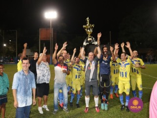 
<a style='margin-left: 5px;' class='btn btn-xs btn-social btn-facebook' href='https://www.facebook.com/sharer/sharer.php?u=https://www.boladovale.com.br/imgs/800-800-90/conteudo/fotos/1191/img7114.jpg' rel='popup' data-width='500' data-height='400'><i class='fa fa-facebook'></i>Compartilhar <span class='hidden-xs'>no Facebook</span>
</a> 
<a class='btn btn-default btn-xs' target='_blank' href='imgs/800-800-90/conteudo/fotos/1191/img7114.jpg'>
<span class='glyphicon glyphicon-cloud-download'></span> Salvar
</a> 
<span></span>