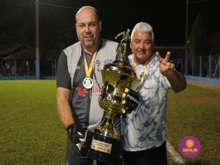 
<a style='margin-left: 5px;' class='btn btn-xs btn-social btn-facebook' href='https://www.facebook.com/sharer/sharer.php?u=https://www.boladovale.com.br/imgs/800-800-90/conteudo/fotos/1191/img7129.jpg' rel='popup' data-width='500' data-height='400'><i class='fa fa-facebook'></i>Compartilhar <span class='hidden-xs'>no Facebook</span>
</a> 
<a class='btn btn-default btn-xs' target='_blank' href='imgs/800-800-90/conteudo/fotos/1191/img7129.jpg'>
<span class='glyphicon glyphicon-cloud-download'></span> Salvar
</a> 
<span></span>