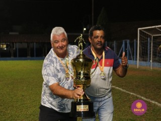 
<a style='margin-left: 5px;' class='btn btn-xs btn-social btn-facebook' href='https://www.facebook.com/sharer/sharer.php?u=https://www.boladovale.com.br/imgs/800-800-90/conteudo/fotos/1191/img7131.jpg' rel='popup' data-width='500' data-height='400'><i class='fa fa-facebook'></i>Compartilhar <span class='hidden-xs'>no Facebook</span>
</a> 
<a class='btn btn-default btn-xs' target='_blank' href='imgs/800-800-90/conteudo/fotos/1191/img7131.jpg'>
<span class='glyphicon glyphicon-cloud-download'></span> Salvar
</a> 
<span></span>