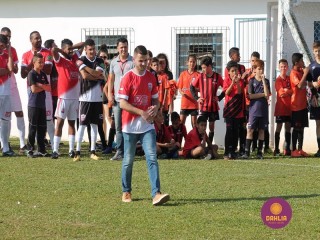 
<a style='margin-left: 5px;' class='btn btn-xs btn-social btn-facebook' href='https://www.facebook.com/sharer/sharer.php?u=https://www.boladovale.com.br/imgs/800-800-90/conteudo/fotos/1196/img5554.jpg' rel='popup' data-width='500' data-height='400'><i class='fa fa-facebook'></i>Compartilhar <span class='hidden-xs'>no Facebook</span>
</a> 
<a class='btn btn-default btn-xs' target='_blank' href='imgs/800-800-90/conteudo/fotos/1196/img5554.jpg'>
<span class='glyphicon glyphicon-cloud-download'></span> Salvar
</a> 
<span></span>
