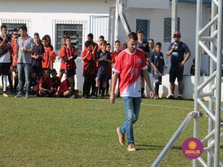 
<a style='margin-left: 5px;' class='btn btn-xs btn-social btn-facebook' href='https://www.facebook.com/sharer/sharer.php?u=https://www.boladovale.com.br/imgs/800-800-90/conteudo/fotos/1196/img5556.jpg' rel='popup' data-width='500' data-height='400'><i class='fa fa-facebook'></i>Compartilhar <span class='hidden-xs'>no Facebook</span>
</a> 
<a class='btn btn-default btn-xs' target='_blank' href='imgs/800-800-90/conteudo/fotos/1196/img5556.jpg'>
<span class='glyphicon glyphicon-cloud-download'></span> Salvar
</a> 
<span></span>