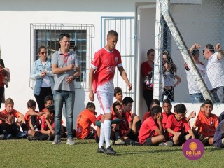 
<a style='margin-left: 5px;' class='btn btn-xs btn-social btn-facebook' href='https://www.facebook.com/sharer/sharer.php?u=https://www.boladovale.com.br/imgs/800-800-90/conteudo/fotos/1196/img5573.jpg' rel='popup' data-width='500' data-height='400'><i class='fa fa-facebook'></i>Compartilhar <span class='hidden-xs'>no Facebook</span>
</a> 
<a class='btn btn-default btn-xs' target='_blank' href='imgs/800-800-90/conteudo/fotos/1196/img5573.jpg'>
<span class='glyphicon glyphicon-cloud-download'></span> Salvar
</a> 
<span></span>
