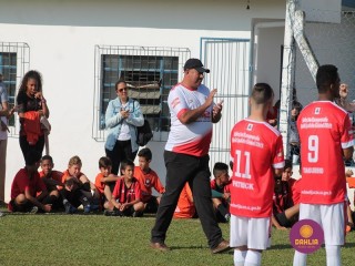 
<a style='margin-left: 5px;' class='btn btn-xs btn-social btn-facebook' href='https://www.facebook.com/sharer/sharer.php?u=https://www.boladovale.com.br/imgs/800-800-90/conteudo/fotos/1196/img5589.jpg' rel='popup' data-width='500' data-height='400'><i class='fa fa-facebook'></i>Compartilhar <span class='hidden-xs'>no Facebook</span>
</a> 
<a class='btn btn-default btn-xs' target='_blank' href='imgs/800-800-90/conteudo/fotos/1196/img5589.jpg'>
<span class='glyphicon glyphicon-cloud-download'></span> Salvar
</a> 
<span></span>