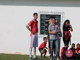
<a style='margin-left: 5px;' class='btn btn-xs btn-social btn-facebook' href='https://www.facebook.com/sharer/sharer.php?u=https://www.boladovale.com.br/imgs/800-800-90/conteudo/fotos/1196/img5593.jpg' rel='popup' data-width='500' data-height='400'><i class='fa fa-facebook'></i>Compartilhar <span class='hidden-xs'>no Facebook</span>
</a> 
<a class='btn btn-default btn-xs' target='_blank' href='imgs/800-800-90/conteudo/fotos/1196/img5593.jpg'>
<span class='glyphicon glyphicon-cloud-download'></span> Salvar
</a> 
<span></span>
