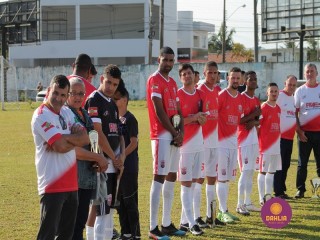 
<a style='margin-left: 5px;' class='btn btn-xs btn-social btn-facebook' href='https://www.facebook.com/sharer/sharer.php?u=https://www.boladovale.com.br/imgs/800-800-90/conteudo/fotos/1196/img5598.jpg' rel='popup' data-width='500' data-height='400'><i class='fa fa-facebook'></i>Compartilhar <span class='hidden-xs'>no Facebook</span>
</a> 
<a class='btn btn-default btn-xs' target='_blank' href='imgs/800-800-90/conteudo/fotos/1196/img5598.jpg'>
<span class='glyphicon glyphicon-cloud-download'></span> Salvar
</a> 
<span></span>