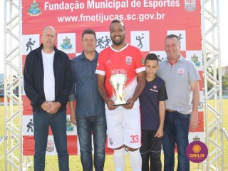
<a style='margin-left: 5px;' class='btn btn-xs btn-social btn-facebook' href='https://www.facebook.com/sharer/sharer.php?u=https://www.boladovale.com.br/imgs/800-800-90/conteudo/fotos/1196/img7601.jpg' rel='popup' data-width='500' data-height='400'><i class='fa fa-facebook'></i>Compartilhar <span class='hidden-xs'>no Facebook</span>
</a> 
<a class='btn btn-default btn-xs' target='_blank' href='imgs/800-800-90/conteudo/fotos/1196/img7601.jpg'>
<span class='glyphicon glyphicon-cloud-download'></span> Salvar
</a> 
<span></span>