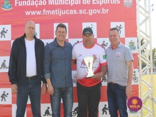 
<a style='margin-left: 5px;' class='btn btn-xs btn-social btn-facebook' href='https://www.facebook.com/sharer/sharer.php?u=https://www.boladovale.com.br/imgs/800-800-90/conteudo/fotos/1196/img7622.jpg' rel='popup' data-width='500' data-height='400'><i class='fa fa-facebook'></i>Compartilhar <span class='hidden-xs'>no Facebook</span>
</a> 
<a class='btn btn-default btn-xs' target='_blank' href='imgs/800-800-90/conteudo/fotos/1196/img7622.jpg'>
<span class='glyphicon glyphicon-cloud-download'></span> Salvar
</a> 
<span></span>