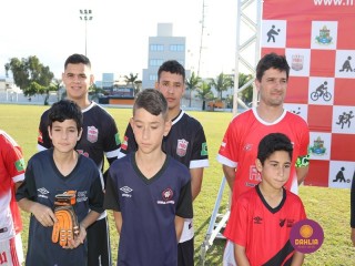 
<a style='margin-left: 5px;' class='btn btn-xs btn-social btn-facebook' href='https://www.facebook.com/sharer/sharer.php?u=https://www.boladovale.com.br/imgs/800-800-90/conteudo/fotos/1197/img7691.jpg' rel='popup' data-width='500' data-height='400'><i class='fa fa-facebook'></i>Compartilhar <span class='hidden-xs'>no Facebook</span>
</a> 
<a class='btn btn-default btn-xs' target='_blank' href='imgs/800-800-90/conteudo/fotos/1197/img7691.jpg'>
<span class='glyphicon glyphicon-cloud-download'></span> Salvar
</a> 
<span></span>