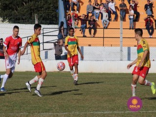
<a style='margin-left: 5px;' class='btn btn-xs btn-social btn-facebook' href='https://www.facebook.com/sharer/sharer.php?u=https://www.boladovale.com.br/imgs/800-800-90/conteudo/fotos/1197/img7728.jpg' rel='popup' data-width='500' data-height='400'><i class='fa fa-facebook'></i>Compartilhar <span class='hidden-xs'>no Facebook</span>
</a> 
<a class='btn btn-default btn-xs' target='_blank' href='imgs/800-800-90/conteudo/fotos/1197/img7728.jpg'>
<span class='glyphicon glyphicon-cloud-download'></span> Salvar
</a> 
<span></span>