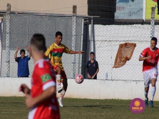 
<a style='margin-left: 5px;' class='btn btn-xs btn-social btn-facebook' href='https://www.facebook.com/sharer/sharer.php?u=https://www.boladovale.com.br/imgs/800-800-90/conteudo/fotos/1197/img7732.jpg' rel='popup' data-width='500' data-height='400'><i class='fa fa-facebook'></i>Compartilhar <span class='hidden-xs'>no Facebook</span>
</a> 
<a class='btn btn-default btn-xs' target='_blank' href='imgs/800-800-90/conteudo/fotos/1197/img7732.jpg'>
<span class='glyphicon glyphicon-cloud-download'></span> Salvar
</a> 
<span></span>