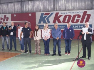 
<a style='margin-left: 5px;' class='btn btn-xs btn-social btn-facebook' href='https://www.facebook.com/sharer/sharer.php?u=https://www.boladovale.com.br/imgs/800-800-90/conteudo/fotos/1200/img9098.jpg' rel='popup' data-width='500' data-height='400'><i class='fa fa-facebook'></i>Compartilhar <span class='hidden-xs'>no Facebook</span>
</a> 
<a class='btn btn-default btn-xs' target='_blank' href='imgs/800-800-90/conteudo/fotos/1200/img9098.jpg'>
<span class='glyphicon glyphicon-cloud-download'></span> Salvar
</a> 
<span></span>