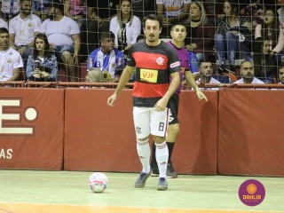 
<a style='margin-left: 5px;' class='btn btn-xs btn-social btn-facebook' href='https://www.facebook.com/sharer/sharer.php?u=https://www.boladovale.com.br/imgs/800-800-90/conteudo/fotos/1201/img9307.jpg' rel='popup' data-width='500' data-height='400'><i class='fa fa-facebook'></i>Compartilhar <span class='hidden-xs'>no Facebook</span>
</a> 
<a class='btn btn-default btn-xs' target='_blank' href='imgs/800-800-90/conteudo/fotos/1201/img9307.jpg'>
<span class='glyphicon glyphicon-cloud-download'></span> Salvar
</a> 
<span></span>