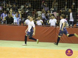 
<a style='margin-left: 5px;' class='btn btn-xs btn-social btn-facebook' href='https://www.facebook.com/sharer/sharer.php?u=https://www.boladovale.com.br/imgs/800-800-90/conteudo/fotos/1201/img9354.jpg' rel='popup' data-width='500' data-height='400'><i class='fa fa-facebook'></i>Compartilhar <span class='hidden-xs'>no Facebook</span>
</a> 
<a class='btn btn-default btn-xs' target='_blank' href='imgs/800-800-90/conteudo/fotos/1201/img9354.jpg'>
<span class='glyphicon glyphicon-cloud-download'></span> Salvar
</a> 
<span></span>