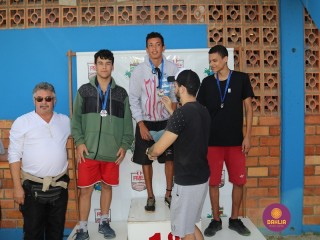 
<a style='margin-left: 5px;' class='btn btn-xs btn-social btn-facebook' href='https://www.facebook.com/sharer/sharer.php?u=https://www.boladovale.com.br/imgs/800-800-90/conteudo/fotos/1203/img9013.jpg' rel='popup' data-width='500' data-height='400'><i class='fa fa-facebook'></i>Compartilhar <span class='hidden-xs'>no Facebook</span>
</a> 
<a class='btn btn-default btn-xs' target='_blank' href='imgs/800-800-90/conteudo/fotos/1203/img9013.jpg'>
<span class='glyphicon glyphicon-cloud-download'></span> Salvar
</a> 
<span></span>