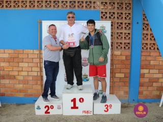 
<a style='margin-left: 5px;' class='btn btn-xs btn-social btn-facebook' href='https://www.facebook.com/sharer/sharer.php?u=https://www.boladovale.com.br/imgs/800-800-90/conteudo/fotos/1203/img9052.jpg' rel='popup' data-width='500' data-height='400'><i class='fa fa-facebook'></i>Compartilhar <span class='hidden-xs'>no Facebook</span>
</a> 
<a class='btn btn-default btn-xs' target='_blank' href='imgs/800-800-90/conteudo/fotos/1203/img9052.jpg'>
<span class='glyphicon glyphicon-cloud-download'></span> Salvar
</a> 
<span></span>