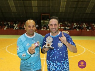 
<a style='margin-left: 5px;' class='btn btn-xs btn-social btn-facebook' href='https://www.facebook.com/sharer/sharer.php?u=https://www.boladovale.com.br/imgs/800-800-90/conteudo/fotos/1209/img9838.jpg' rel='popup' data-width='500' data-height='400'><i class='fa fa-facebook'></i>Compartilhar <span class='hidden-xs'>no Facebook</span>
</a> 
<a class='btn btn-default btn-xs' target='_blank' href='imgs/800-800-90/conteudo/fotos/1209/img9838.jpg'>
<span class='glyphicon glyphicon-cloud-download'></span> Salvar
</a> 
<span></span>