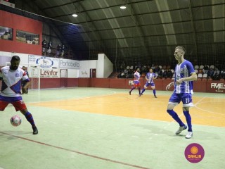 
<a style='margin-left: 5px;' class='btn btn-xs btn-social btn-facebook' href='https://www.facebook.com/sharer/sharer.php?u=https://www.boladovale.com.br/imgs/800-800-90/conteudo/fotos/1210/img9885.jpg' rel='popup' data-width='500' data-height='400'><i class='fa fa-facebook'></i>Compartilhar <span class='hidden-xs'>no Facebook</span>
</a> 
<a class='btn btn-default btn-xs' target='_blank' href='imgs/800-800-90/conteudo/fotos/1210/img9885.jpg'>
<span class='glyphicon glyphicon-cloud-download'></span> Salvar
</a> 
<span></span>