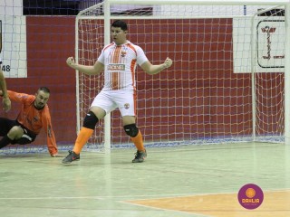 
<a style='margin-left: 5px;' class='btn btn-xs btn-social btn-facebook' href='https://www.facebook.com/sharer/sharer.php?u=https://www.boladovale.com.br/imgs/800-800-90/conteudo/fotos/1217/img0252.jpg' rel='popup' data-width='500' data-height='400'><i class='fa fa-facebook'></i>Compartilhar <span class='hidden-xs'>no Facebook</span>
</a> 
<a class='btn btn-default btn-xs' target='_blank' href='imgs/800-800-90/conteudo/fotos/1217/img0252.jpg'>
<span class='glyphicon glyphicon-cloud-download'></span> Salvar
</a> 
<span></span>