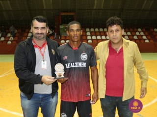 
<a style='margin-left: 5px;' class='btn btn-xs btn-social btn-facebook' href='https://www.facebook.com/sharer/sharer.php?u=https://www.boladovale.com.br/imgs/800-800-90/conteudo/fotos/1218/img0307.jpg' rel='popup' data-width='500' data-height='400'><i class='fa fa-facebook'></i>Compartilhar <span class='hidden-xs'>no Facebook</span>
</a> 
<a class='btn btn-default btn-xs' target='_blank' href='imgs/800-800-90/conteudo/fotos/1218/img0307.jpg'>
<span class='glyphicon glyphicon-cloud-download'></span> Salvar
</a> 
<span></span>