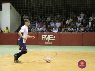 
<a style='margin-left: 5px;' class='btn btn-xs btn-social btn-facebook' href='https://www.facebook.com/sharer/sharer.php?u=https://www.boladovale.com.br/imgs/800-800-90/conteudo/fotos/1222/img8955.jpg' rel='popup' data-width='500' data-height='400'><i class='fa fa-facebook'></i>Compartilhar <span class='hidden-xs'>no Facebook</span>
</a> 
<a class='btn btn-default btn-xs' target='_blank' href='imgs/800-800-90/conteudo/fotos/1222/img8955.jpg'>
<span class='glyphicon glyphicon-cloud-download'></span> Salvar
</a> 
<span></span>