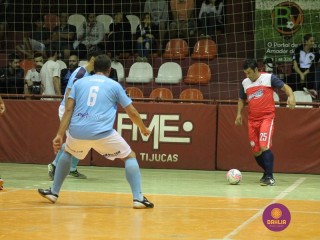 
<a style='margin-left: 5px;' class='btn btn-xs btn-social btn-facebook' href='https://www.facebook.com/sharer/sharer.php?u=https://www.boladovale.com.br/imgs/800-800-90/conteudo/fotos/1227/img5924.jpg' rel='popup' data-width='500' data-height='400'><i class='fa fa-facebook'></i>Compartilhar <span class='hidden-xs'>no Facebook</span>
</a> 
<a class='btn btn-default btn-xs' target='_blank' href='imgs/800-800-90/conteudo/fotos/1227/img5924.jpg'>
<span class='glyphicon glyphicon-cloud-download'></span> Salvar
</a> 
<span></span>