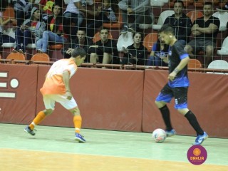 
<a style='margin-left: 5px;' class='btn btn-xs btn-social btn-facebook' href='https://www.facebook.com/sharer/sharer.php?u=https://www.boladovale.com.br/imgs/800-800-90/conteudo/fotos/1228/img6024.jpg' rel='popup' data-width='500' data-height='400'><i class='fa fa-facebook'></i>Compartilhar <span class='hidden-xs'>no Facebook</span>
</a> 
<a class='btn btn-default btn-xs' target='_blank' href='imgs/800-800-90/conteudo/fotos/1228/img6024.jpg'>
<span class='glyphicon glyphicon-cloud-download'></span> Salvar
</a> 
<span></span>