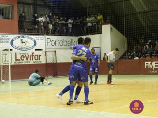 
<a style='margin-left: 5px;' class='btn btn-xs btn-social btn-facebook' href='https://www.facebook.com/sharer/sharer.php?u=https://www.boladovale.com.br/imgs/800-800-90/conteudo/fotos/1231/mg9472.jpg' rel='popup' data-width='500' data-height='400'><i class='fa fa-facebook'></i>Compartilhar <span class='hidden-xs'>no Facebook</span>
</a> 
<a class='btn btn-default btn-xs' target='_blank' href='imgs/800-800-90/conteudo/fotos/1231/mg9472.jpg'>
<span class='glyphicon glyphicon-cloud-download'></span> Salvar
</a> 
<span></span>