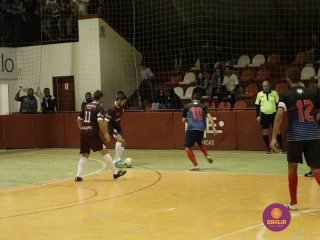 
<a style='margin-left: 5px;' class='btn btn-xs btn-social btn-facebook' href='https://www.facebook.com/sharer/sharer.php?u=https://www.boladovale.com.br/imgs/800-800-90/conteudo/fotos/1232/mg9529.jpg' rel='popup' data-width='500' data-height='400'><i class='fa fa-facebook'></i>Compartilhar <span class='hidden-xs'>no Facebook</span>
</a> 
<a class='btn btn-default btn-xs' target='_blank' href='imgs/800-800-90/conteudo/fotos/1232/mg9529.jpg'>
<span class='glyphicon glyphicon-cloud-download'></span> Salvar
</a> 
<span></span>