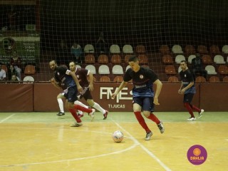 
<a style='margin-left: 5px;' class='btn btn-xs btn-social btn-facebook' href='https://www.facebook.com/sharer/sharer.php?u=https://www.boladovale.com.br/imgs/800-800-90/conteudo/fotos/1232/mg9563.jpg' rel='popup' data-width='500' data-height='400'><i class='fa fa-facebook'></i>Compartilhar <span class='hidden-xs'>no Facebook</span>
</a> 
<a class='btn btn-default btn-xs' target='_blank' href='imgs/800-800-90/conteudo/fotos/1232/mg9563.jpg'>
<span class='glyphicon glyphicon-cloud-download'></span> Salvar
</a> 
<span></span>