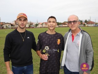 
<a style='margin-left: 5px;' class='btn btn-xs btn-social btn-facebook' href='https://www.facebook.com/sharer/sharer.php?u=https://www.boladovale.com.br/imgs/800-800-90/conteudo/fotos/1234/img9872.jpg' rel='popup' data-width='500' data-height='400'><i class='fa fa-facebook'></i>Compartilhar <span class='hidden-xs'>no Facebook</span>
</a> 
<a class='btn btn-default btn-xs' target='_blank' href='imgs/800-800-90/conteudo/fotos/1234/img9872.jpg'>
<span class='glyphicon glyphicon-cloud-download'></span> Salvar
</a> 
<span></span>