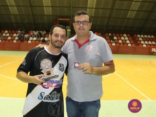 
<a style='margin-left: 5px;' class='btn btn-xs btn-social btn-facebook' href='https://www.facebook.com/sharer/sharer.php?u=https://www.boladovale.com.br/imgs/800-800-90/conteudo/fotos/1235/img9923.jpg' rel='popup' data-width='500' data-height='400'><i class='fa fa-facebook'></i>Compartilhar <span class='hidden-xs'>no Facebook</span>
</a> 
<a class='btn btn-default btn-xs' target='_blank' href='imgs/800-800-90/conteudo/fotos/1235/img9923.jpg'>
<span class='glyphicon glyphicon-cloud-download'></span> Salvar
</a> 
<span></span>