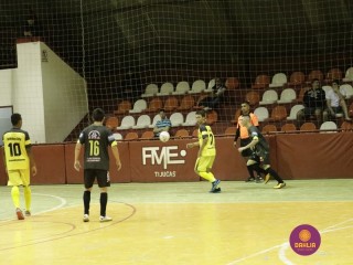 
<a style='margin-left: 5px;' class='btn btn-xs btn-social btn-facebook' href='https://www.facebook.com/sharer/sharer.php?u=https://www.boladovale.com.br/imgs/800-800-90/conteudo/fotos/1240/mg0349.jpg' rel='popup' data-width='500' data-height='400'><i class='fa fa-facebook'></i>Compartilhar <span class='hidden-xs'>no Facebook</span>
</a> 
<a class='btn btn-default btn-xs' target='_blank' href='imgs/800-800-90/conteudo/fotos/1240/mg0349.jpg'>
<span class='glyphicon glyphicon-cloud-download'></span> Salvar
</a> 
<span></span>