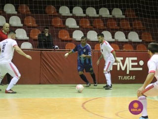 
<a style='margin-left: 5px;' class='btn btn-xs btn-social btn-facebook' href='https://www.facebook.com/sharer/sharer.php?u=https://www.boladovale.com.br/imgs/800-800-90/conteudo/fotos/1242/img0480.jpg' rel='popup' data-width='500' data-height='400'><i class='fa fa-facebook'></i>Compartilhar <span class='hidden-xs'>no Facebook</span>
</a> 
<a class='btn btn-default btn-xs' target='_blank' href='imgs/800-800-90/conteudo/fotos/1242/img0480.jpg'>
<span class='glyphicon glyphicon-cloud-download'></span> Salvar
</a> 
<span></span>