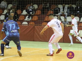 
<a style='margin-left: 5px;' class='btn btn-xs btn-social btn-facebook' href='https://www.facebook.com/sharer/sharer.php?u=https://www.boladovale.com.br/imgs/800-800-90/conteudo/fotos/1242/img0492.jpg' rel='popup' data-width='500' data-height='400'><i class='fa fa-facebook'></i>Compartilhar <span class='hidden-xs'>no Facebook</span>
</a> 
<a class='btn btn-default btn-xs' target='_blank' href='imgs/800-800-90/conteudo/fotos/1242/img0492.jpg'>
<span class='glyphicon glyphicon-cloud-download'></span> Salvar
</a> 
<span></span>