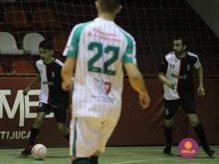 
<a style='margin-left: 5px;' class='btn btn-xs btn-social btn-facebook' href='https://www.facebook.com/sharer/sharer.php?u=https://www.boladovale.com.br/imgs/800-800-90/conteudo/fotos/1244/img9979.jpg' rel='popup' data-width='500' data-height='400'><i class='fa fa-facebook'></i>Compartilhar <span class='hidden-xs'>no Facebook</span>
</a> 
<a class='btn btn-default btn-xs' target='_blank' href='imgs/800-800-90/conteudo/fotos/1244/img9979.jpg'>
<span class='glyphicon glyphicon-cloud-download'></span> Salvar
</a> 
<span></span>