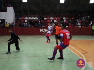 
<a style='margin-left: 5px;' class='btn btn-xs btn-social btn-facebook' href='https://www.facebook.com/sharer/sharer.php?u=https://www.boladovale.com.br/imgs/800-800-90/conteudo/fotos/1249/img6184.jpg' rel='popup' data-width='500' data-height='400'><i class='fa fa-facebook'></i>Compartilhar <span class='hidden-xs'>no Facebook</span>
</a> 
<a class='btn btn-default btn-xs' target='_blank' href='imgs/800-800-90/conteudo/fotos/1249/img6184.jpg'>
<span class='glyphicon glyphicon-cloud-download'></span> Salvar
</a> 
<span></span>