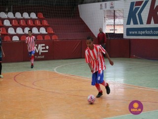
<a style='margin-left: 5px;' class='btn btn-xs btn-social btn-facebook' href='https://www.facebook.com/sharer/sharer.php?u=https://www.boladovale.com.br/imgs/800-800-90/conteudo/fotos/1250/img6255.jpg' rel='popup' data-width='500' data-height='400'><i class='fa fa-facebook'></i>Compartilhar <span class='hidden-xs'>no Facebook</span>
</a> 
<a class='btn btn-default btn-xs' target='_blank' href='imgs/800-800-90/conteudo/fotos/1250/img6255.jpg'>
<span class='glyphicon glyphicon-cloud-download'></span> Salvar
</a> 
<span></span>