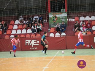 
<a style='margin-left: 5px;' class='btn btn-xs btn-social btn-facebook' href='https://www.facebook.com/sharer/sharer.php?u=https://www.boladovale.com.br/imgs/800-800-90/conteudo/fotos/1250/img6289.jpg' rel='popup' data-width='500' data-height='400'><i class='fa fa-facebook'></i>Compartilhar <span class='hidden-xs'>no Facebook</span>
</a> 
<a class='btn btn-default btn-xs' target='_blank' href='imgs/800-800-90/conteudo/fotos/1250/img6289.jpg'>
<span class='glyphicon glyphicon-cloud-download'></span> Salvar
</a> 
<span></span>